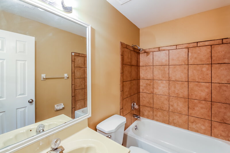 2,185/Mo, 2045 Shetland Cove Cordova, TN 38016 Bathroom View