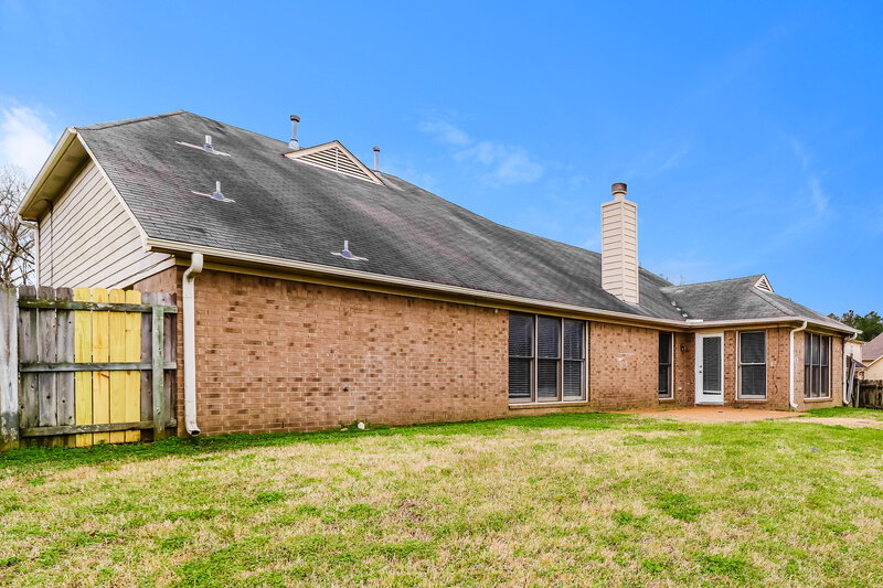 2,700/Mo, 10208 Woodland Hills Dr Cordova, TN 38018 Rear View