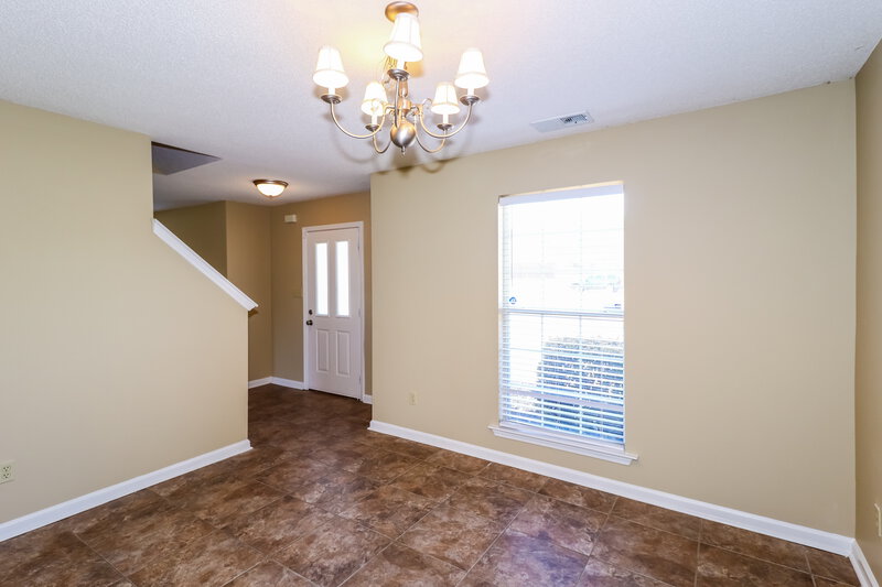 2,175/Mo, 6376 Kelsey Lauren Cove Millington, TN 38053 Dining Room View 2
