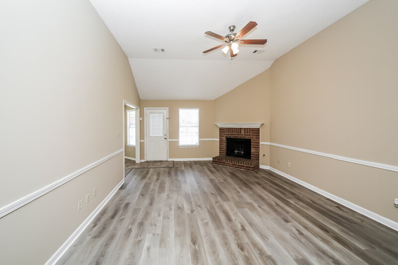 1,570/Mo, 4111 Long Creek Rd Memphis, TN 38125 Living Room View