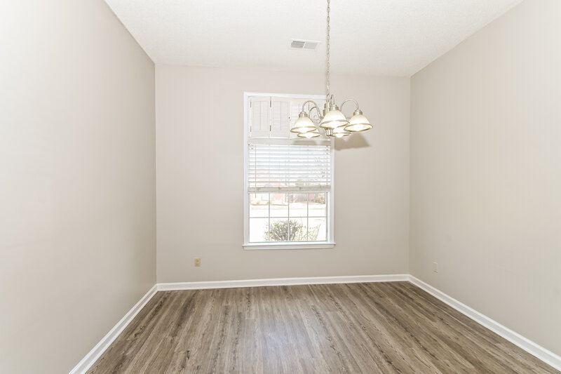 1,935/Mo, 5505 Patsy Cir E Memphis, TN 38125 Dining Room View