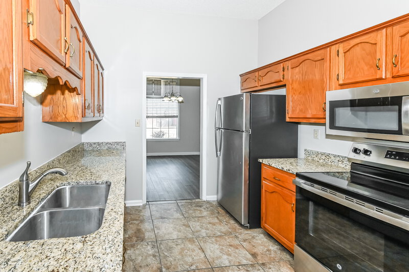 1,935/Mo, 5505 Patsy Cir E Memphis, TN 38125 Kitchen View 2