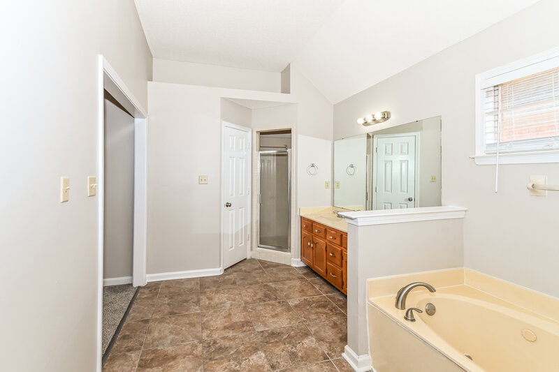 1,935/Mo, 5505 Patsy Cir E Memphis, TN 38125 Main Bathroom View