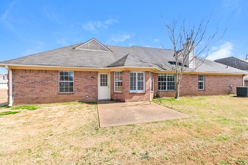 1,935/Mo, 5505 Patsy Cir E Memphis, TN 38125 Rear View