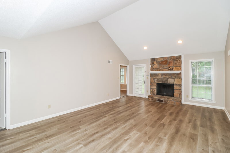 2,590/Mo, 6049 Lawnhill Dr Bartlett, TN 38135 Living Room View