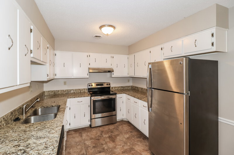 2,590/Mo, 6049 Lawnhill Dr Bartlett, TN 38135 Kitchen View 2