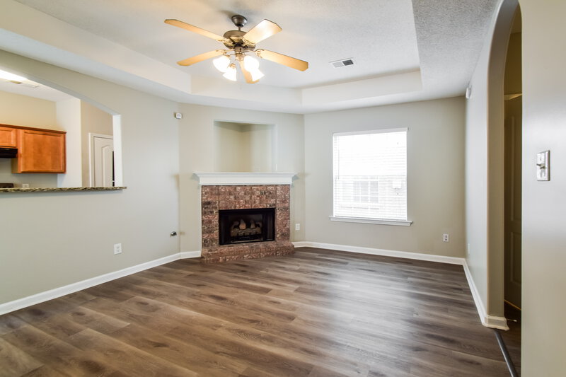 1,590/Mo, 10093 Woodland Hills Dr Cordova, TN 38018 Living Room View 2