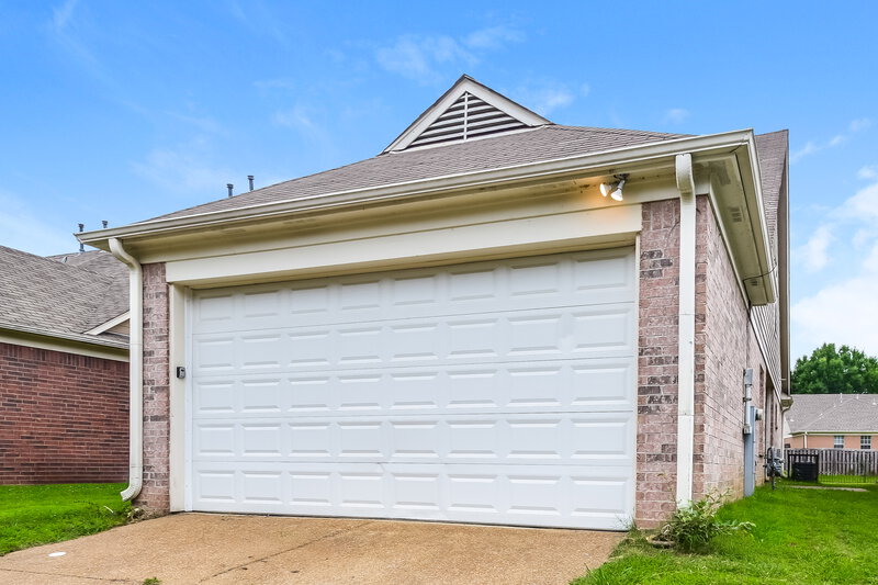 1,590/Mo, 10093 Woodland Hills Dr Cordova, TN 38018 Rear View