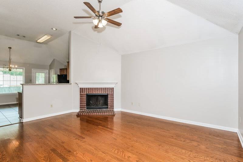 2,500/Mo, 3846 Walden Meadow Dr Memphis, TN 38135 Living Room View