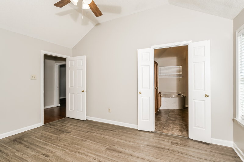 2,500/Mo, 3846 Walden Meadow Dr Memphis, TN 38135 Main Bedroom View