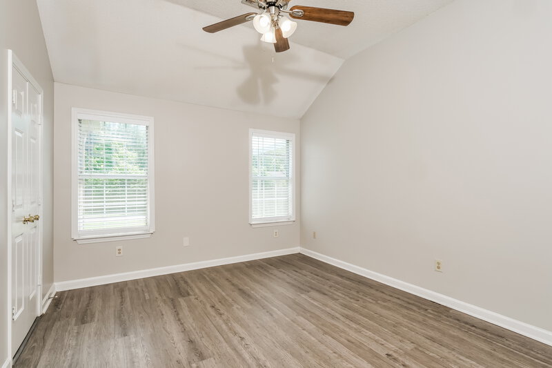 2,500/Mo, 3846 Walden Meadow Dr Memphis, TN 38135 Main Bedroom View 2