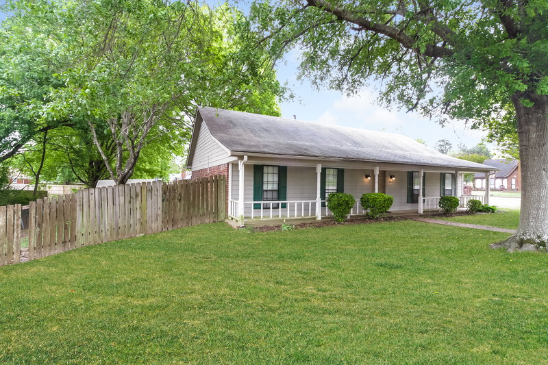2,360/Mo, 6708 Henredon Dr Memphis, TN 38141 Front View