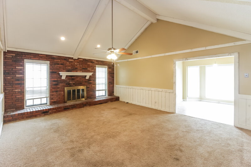 2,360/Mo, 6708 Henredon Dr Memphis, TN 38141 Living Room View