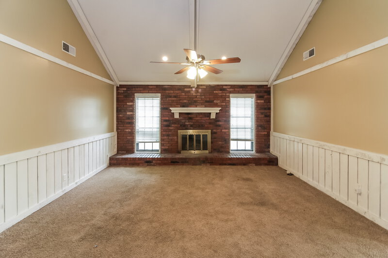 2,360/Mo, 6708 Henredon Dr Memphis, TN 38141 Living Room View 2