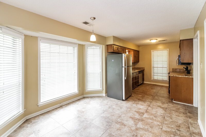 2,360/Mo, 6708 Henredon Dr Memphis, TN 38141 Dining Room View 2