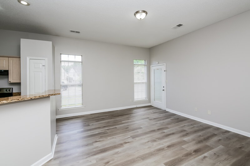 1,790/Mo, 3875 Neyland Valley Dr Memphis, TN 38135 Living Room View 2