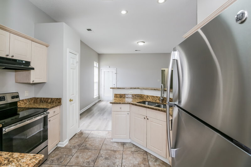 1,790/Mo, 3875 Neyland Valley Dr Memphis, TN 38135 Kitchen View