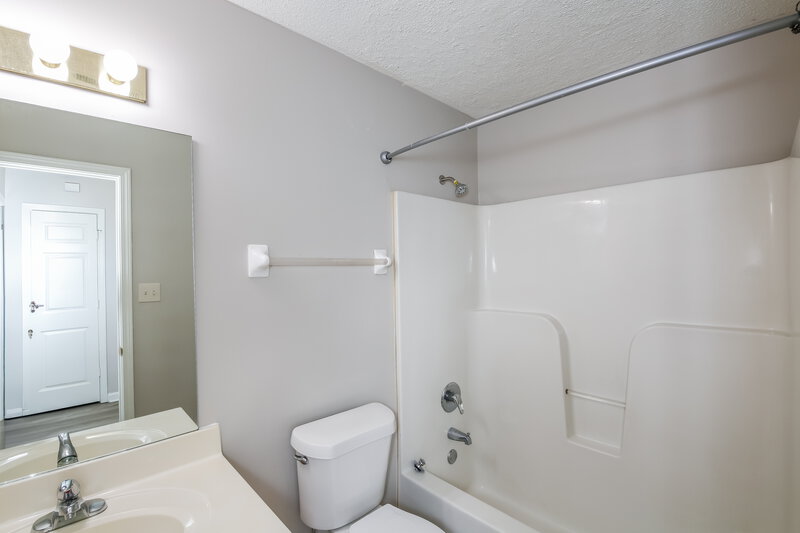 1,790/Mo, 3875 Neyland Valley Dr Memphis, TN 38135 Bathroom View