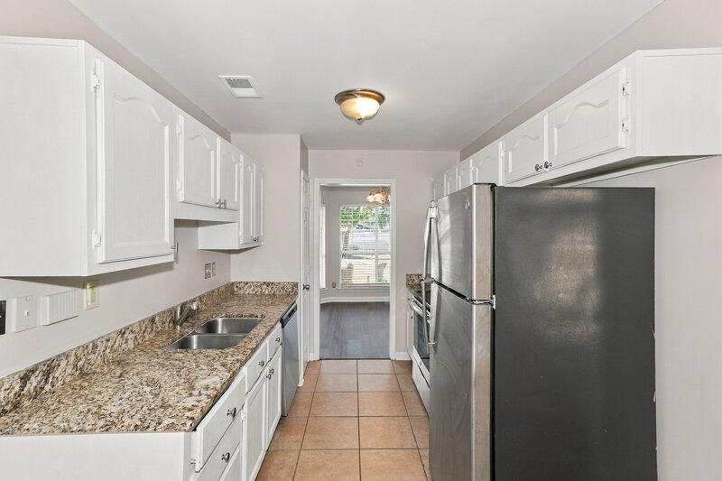1,945/Mo, 6989 Lagrange Hill Rd Cordova, TN 38018 Kitchen View 2