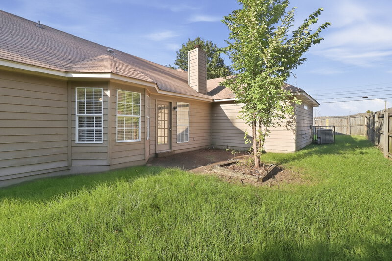 1,945/Mo, 6989 Lagrange Hill Rd Cordova, TN 38018 Rear View