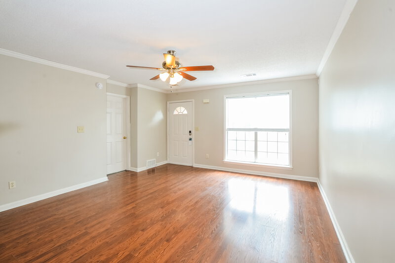 1,810/Mo, 6828 Shorey Ln Cordova, TN 38018 Living Room View 2