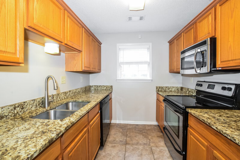1,810/Mo, 6828 Shorey Ln Cordova, TN 38018 Kitchen View