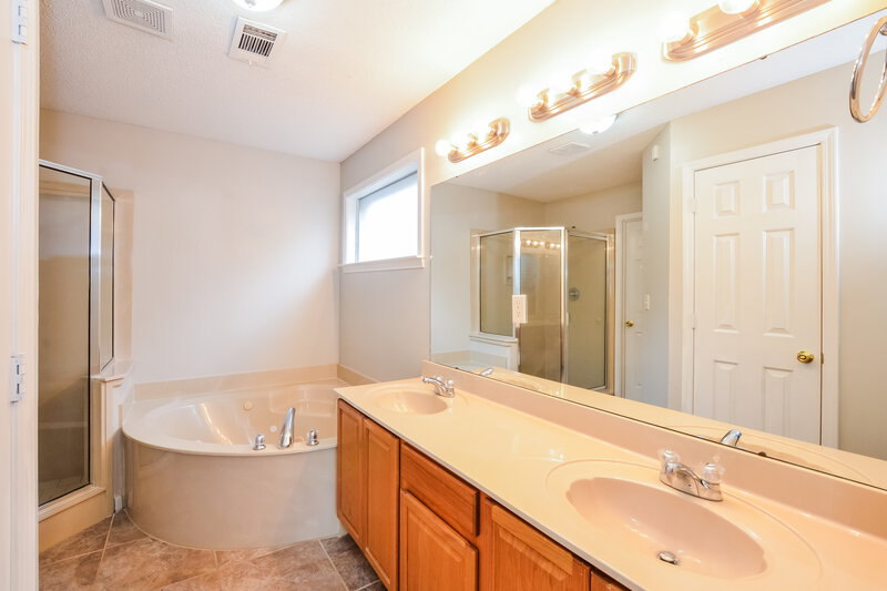 1,810/Mo, 6828 Shorey Ln Cordova, TN 38018 Main Bedroom View 3