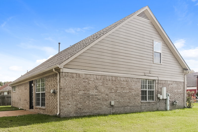 2,065/Mo, 4880 Briona St Memphis, TN 38125 Rear View