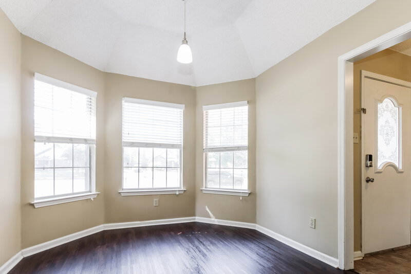 1,590/Mo, 7050 Raleigh Lagrange Rd Cordova, TN 38018 Dining Room View 2