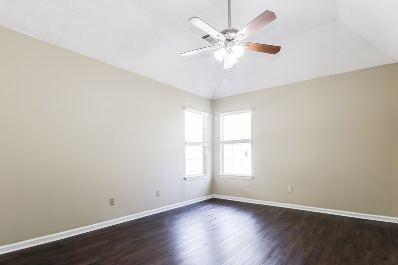 1,590/Mo, 7050 Raleigh Lagrange Rd Cordova, TN 38018 Bedroom View 3