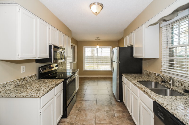 1,595/Mo, 7025 Hearthside Cove Memphis, TN 38119 Kitchen View
