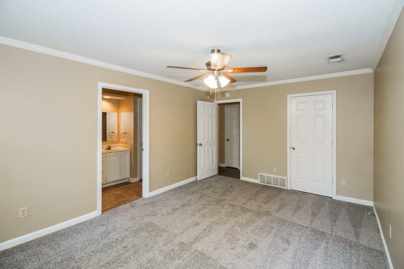 1,595/Mo, 7025 Hearthside Cove Memphis, TN 38119 Main Bedroom View