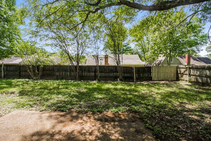 1,595/Mo, 7025 Hearthside Cove Memphis, TN 38119 Rear View