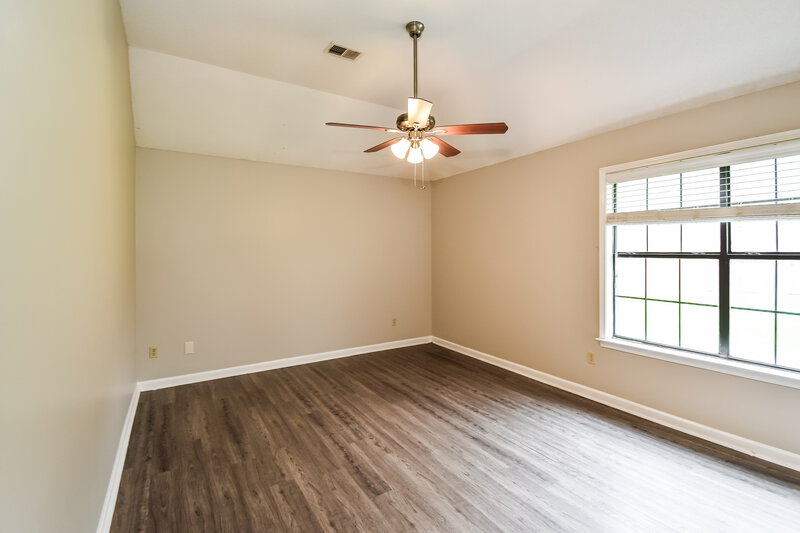 1,680/Mo, 4360 Breeds Hill Dr Memphis, TN 38125 Main Bedroom View