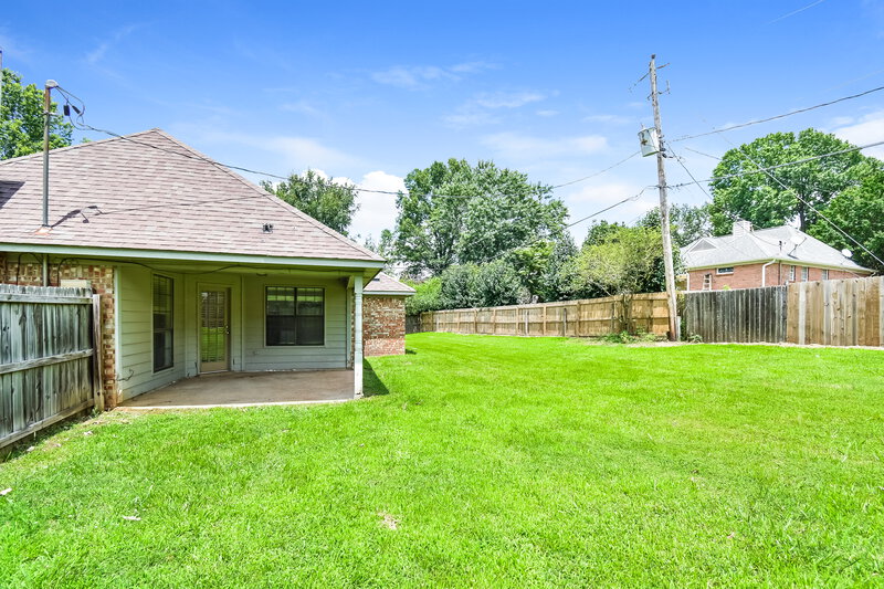 1,680/Mo, 4360 Breeds Hill Dr Memphis, TN 38125 Rear View