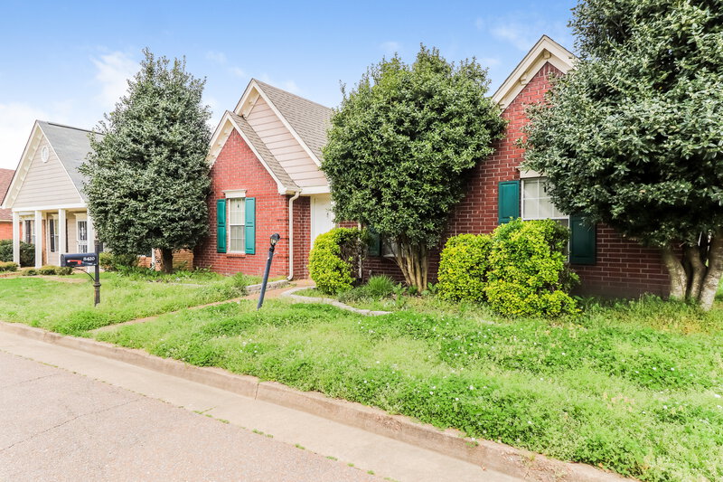 1,675/Mo, 8420 Palm Springs Dr Cordova, TN 38016 Front View 3