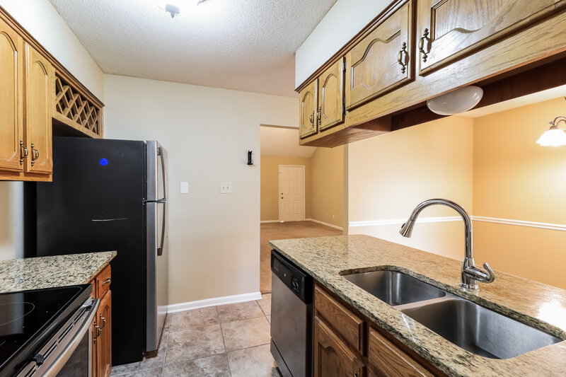 1,675/Mo, 8420 Palm Springs Dr Cordova, TN 38016 Kitchen View