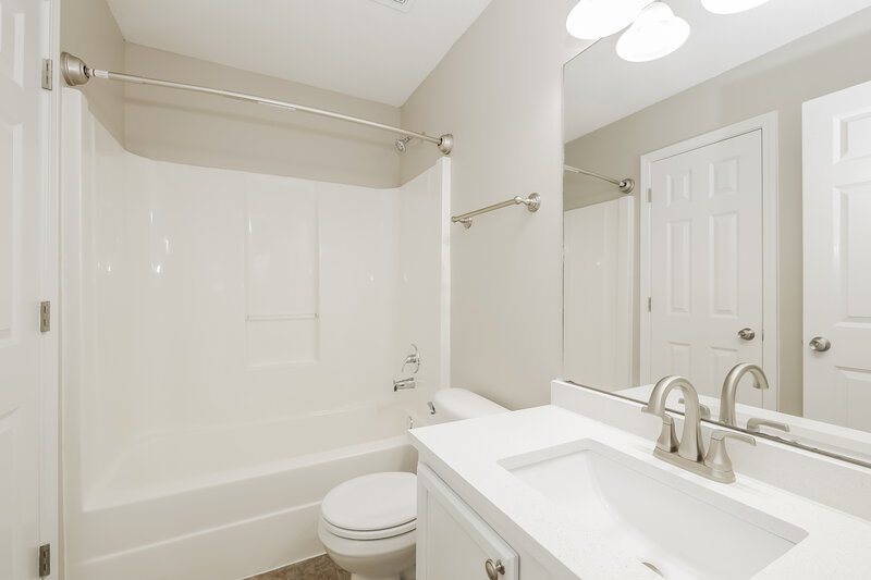 1,585/Mo, 7254 Baptist Church Rd Cordova, TN 38018 Main Bathroom View