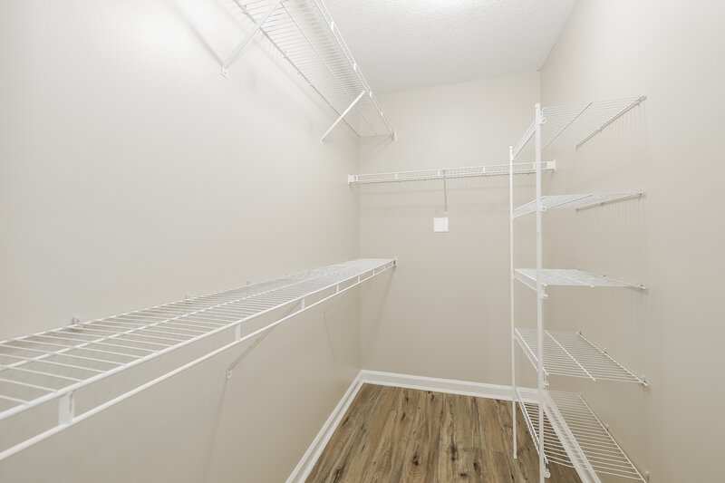 1,585/Mo, 7254 Baptist Church Rd Cordova, TN 38018 Closet View