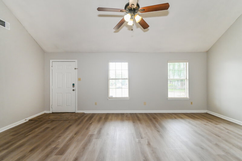 1,675/Mo, 1622 Raybrad Dr Cordova, TN 38016 Living Room View 3