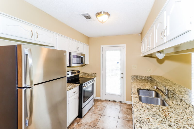 1,695/Mo, 1837 W Black Bear Circle Cordova, TN 38016 Kitchen View 2