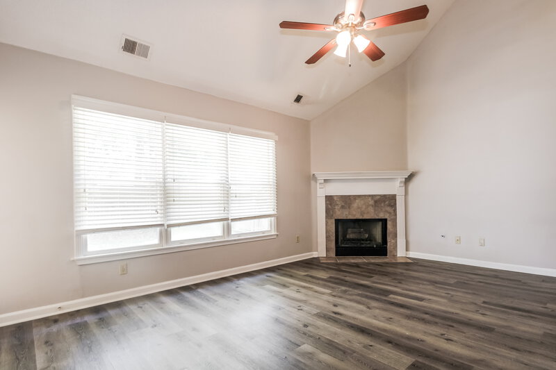 1,565/Mo, 3220 Garrison Park Circle Memphis, TN 38119 Living Room View