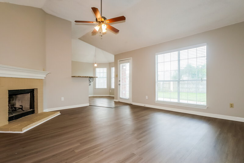1,745/Mo, 3840 Clarion Dr Memphis, TN 38135 Living Room View