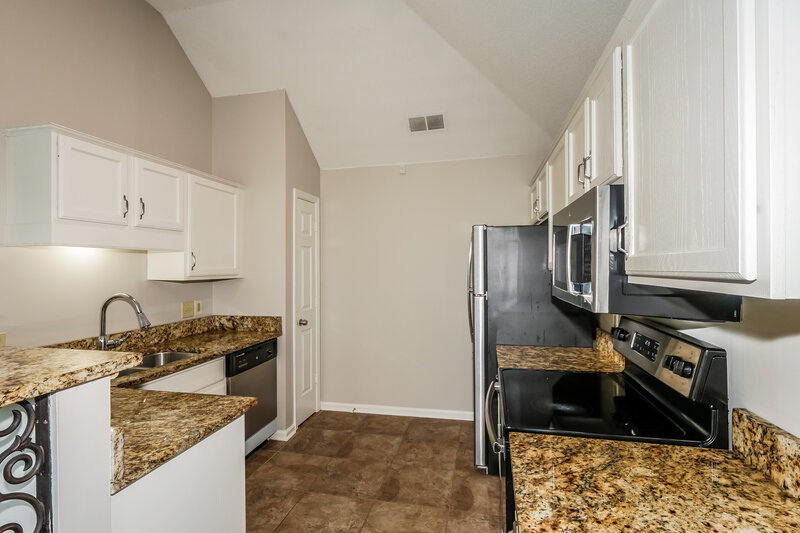 1,745/Mo, 3840 Clarion Dr Memphis, TN 38135 Kitchen View