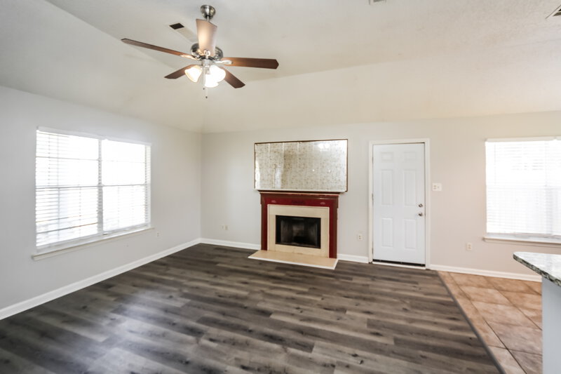 2,340/Mo, 7714 Spring Morning Ct Memphis, TN 38125 Living Room View