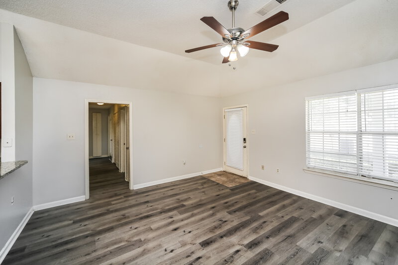 2,340/Mo, 7714 Spring Morning Ct Memphis, TN 38125 Living Room View 3