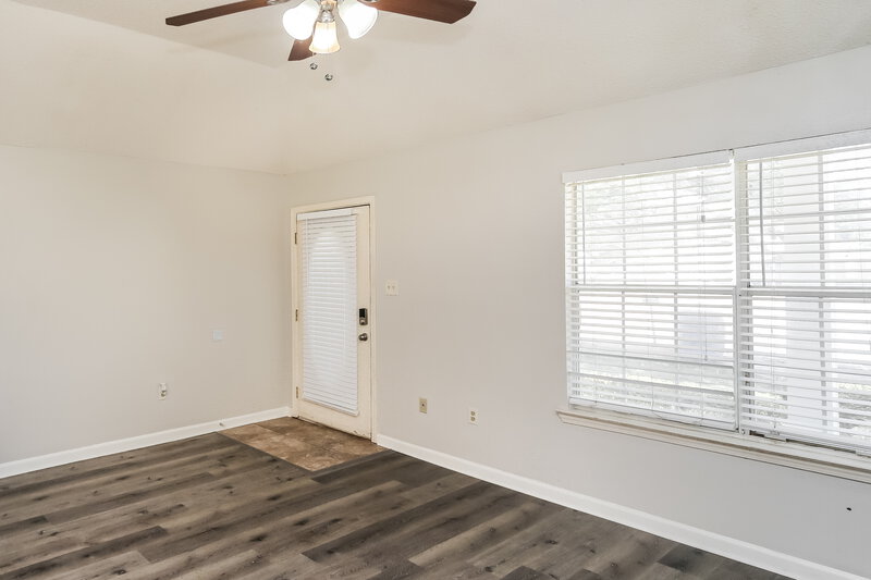 2,340/Mo, 7714 Spring Morning Ct Memphis, TN 38125 Living Room View 4