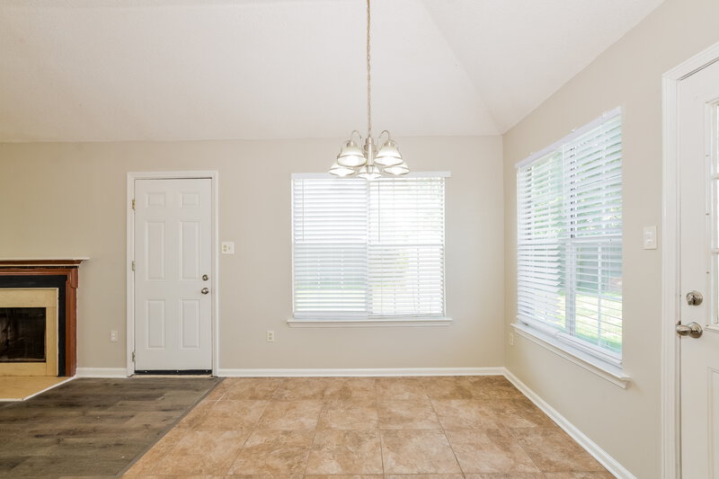 1,600/Mo, 7714 Spring Morning Ct Memphis, TN 38125 Dining Room View 2