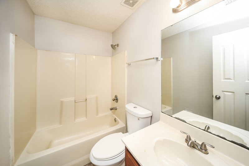 2,340/Mo, 7714 Spring Morning Ct Memphis, TN 38125 Bathroom View