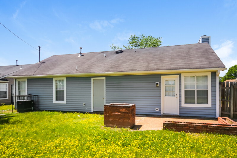 2,340/Mo, 7714 Spring Morning Ct Memphis, TN 38125 Rear View